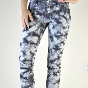 Bebe Tie Dye skinny jeans like new